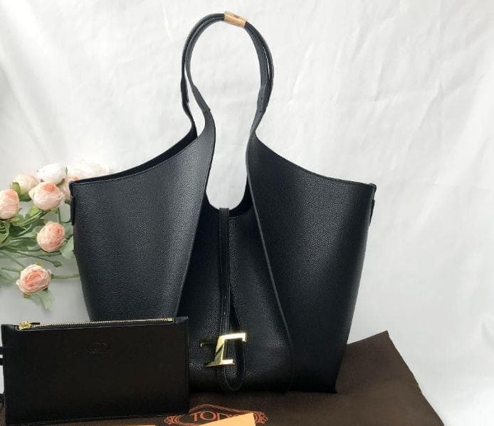 新品 トッズ　T タイムレス レザー トートバッグ