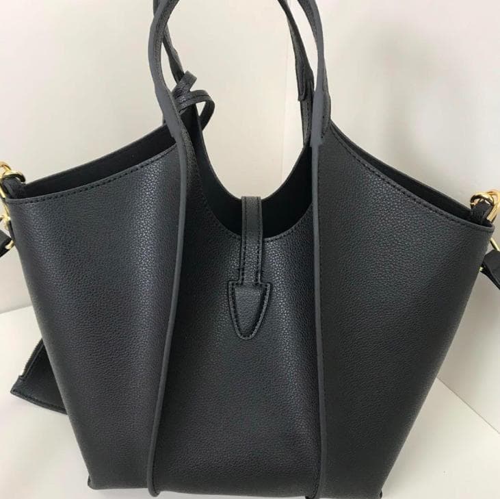 新品 トッズ　T タイムレス レザー トートバッグ