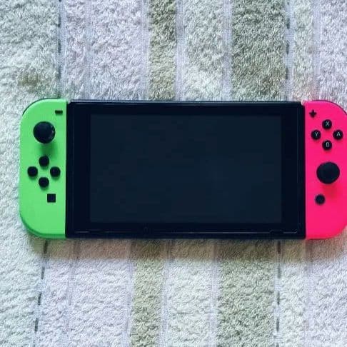 Nintendo Switch ネオンピンク・ネオングリーン