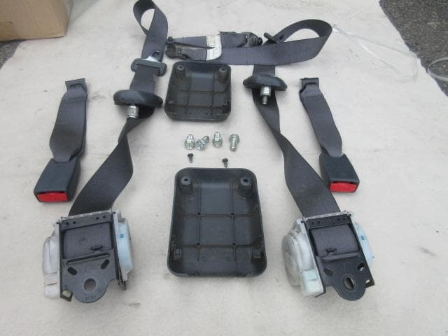 ハイゼセットカーゴ　クルーズ取り外し　リアシートベルト左右　S321V