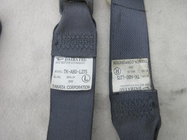 ハイゼセットカーゴ　クルーズ取り外し　リアシートベルト左右　S321V