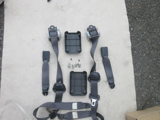 ハイゼセットカーゴ　クルーズ取り外し　リアシートベルト左右　S321V