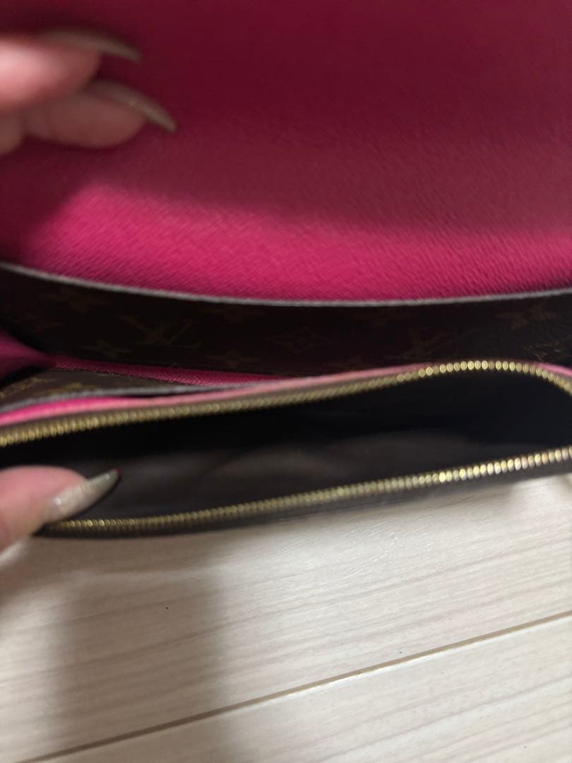 LOUIS VUITTON ポルトフォイユエミリー R.Iイニシャル刻印