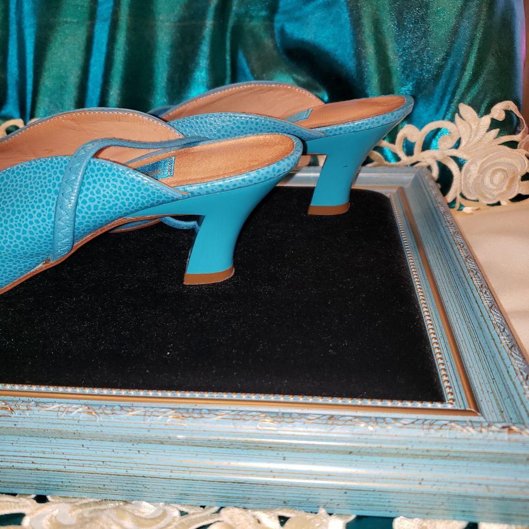 フランス⭐で ブルーのお店で バックと靴を揃えて買った⭐ローヒール靴です