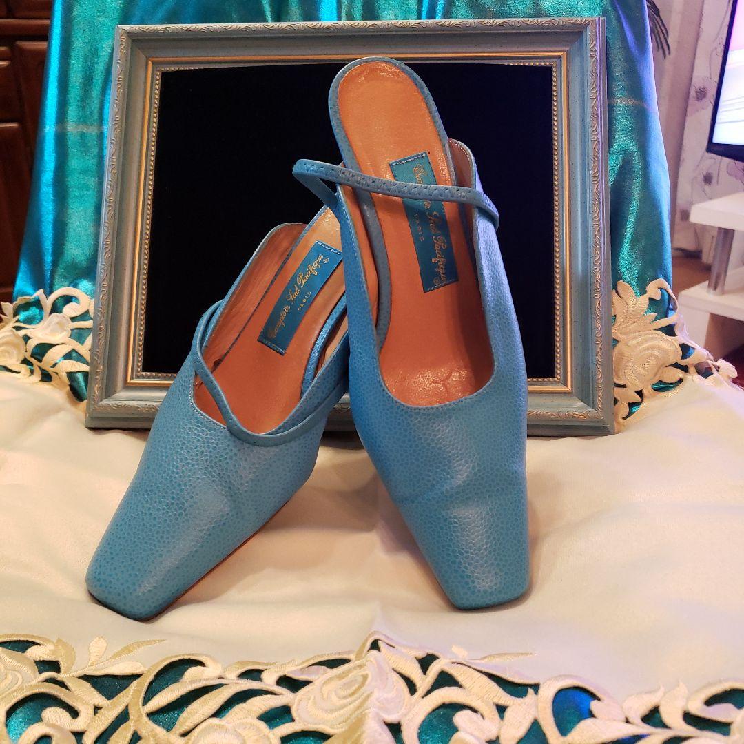 フランス⭐で ブルーのお店で バックと靴を揃えて買った⭐ローヒール靴です