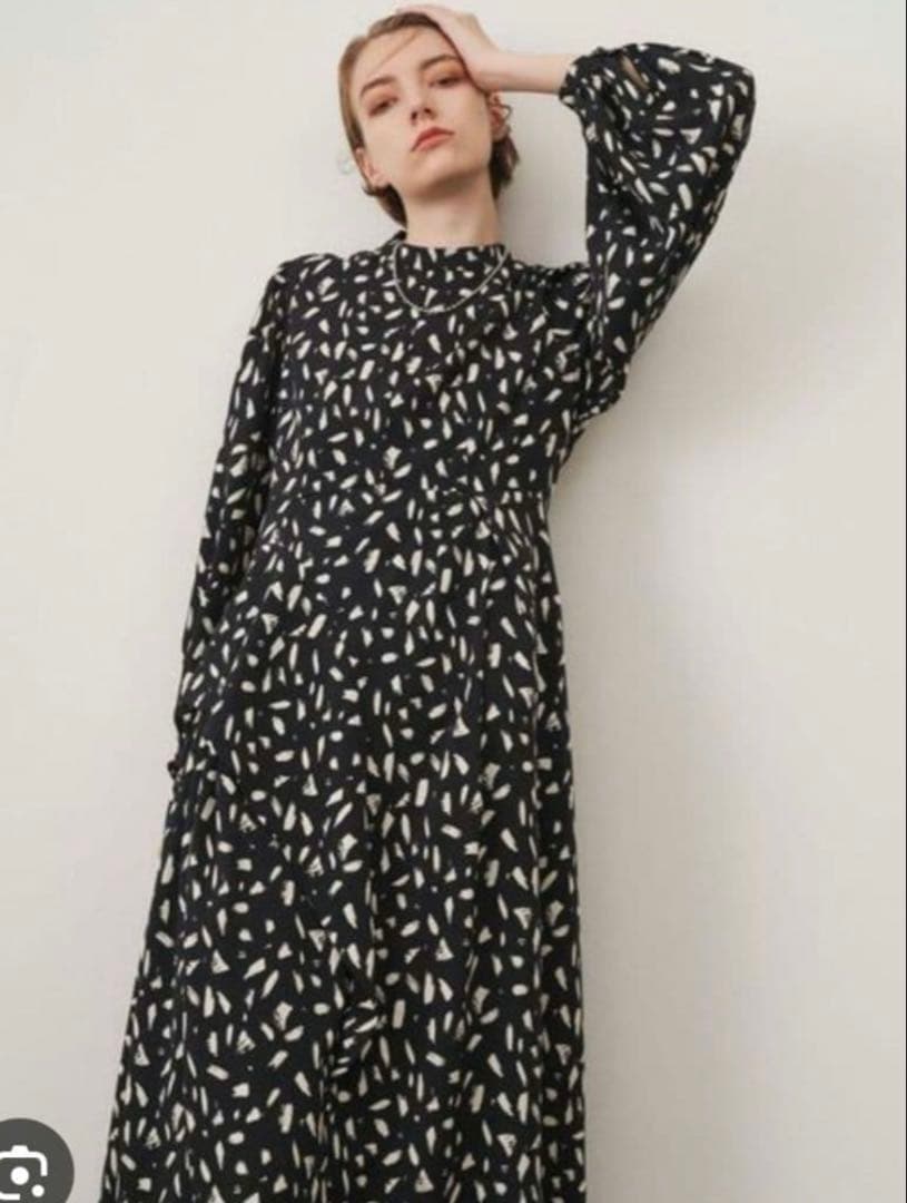 【試着のみ】エレンディーク　サイドラッフルギャザーワンピース　M 値下げ不可