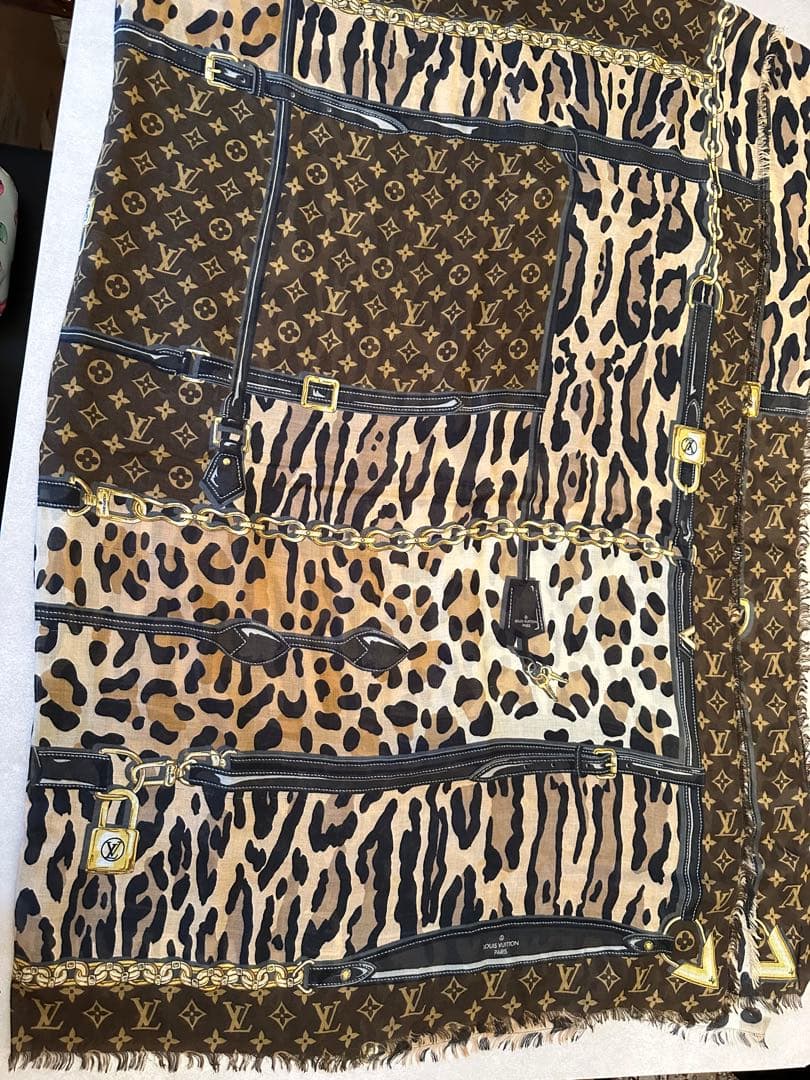 【ルイヴィトン】カシミヤ素材・レオパード柄モノグラムストール