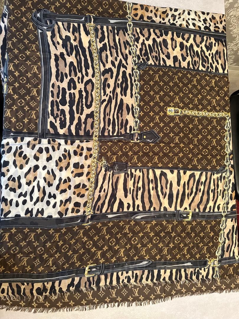 【ルイヴィトン】カシミヤ素材・レオパード柄モノグラムストール