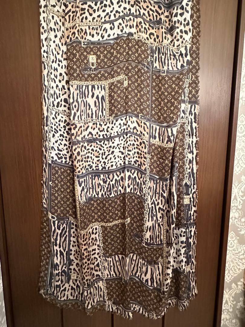 【ルイヴィトン】カシミヤ素材・レオパード柄モノグラムストール
