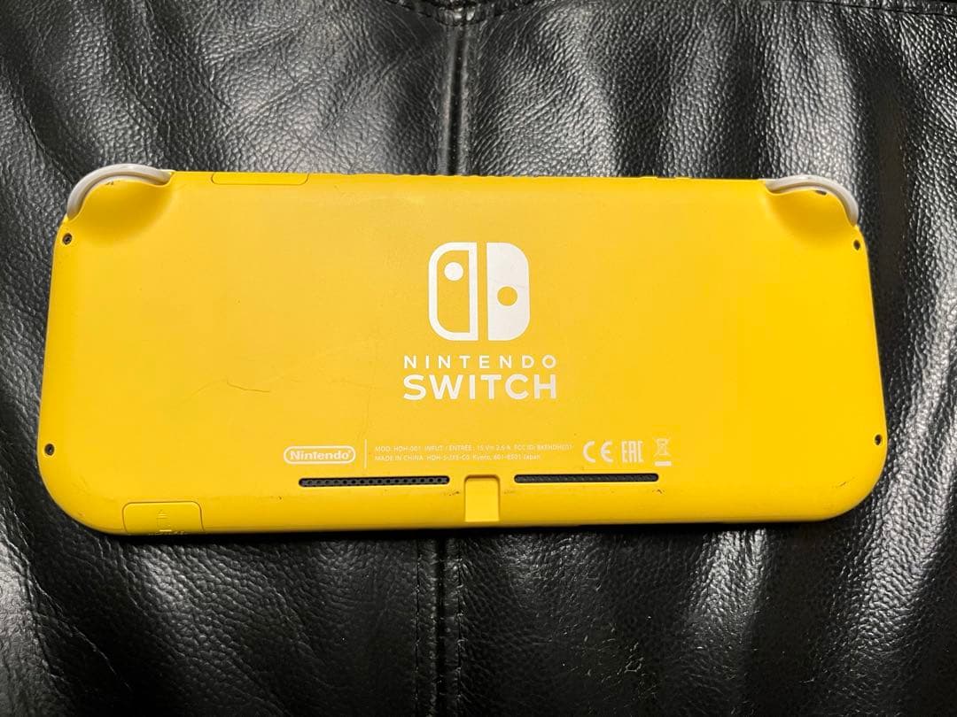 【中古美品】Nintendo Switch lite イエロー　モンハンライズ付