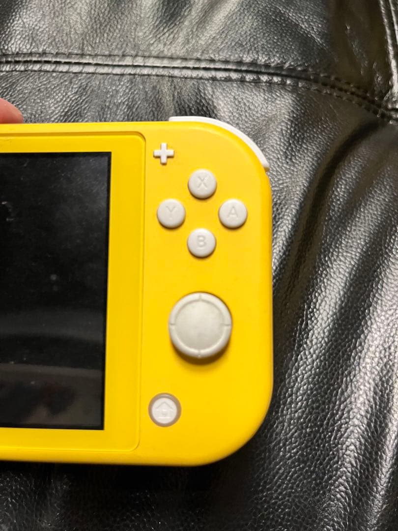 【中古美品】Nintendo Switch lite イエロー　モンハンライズ付