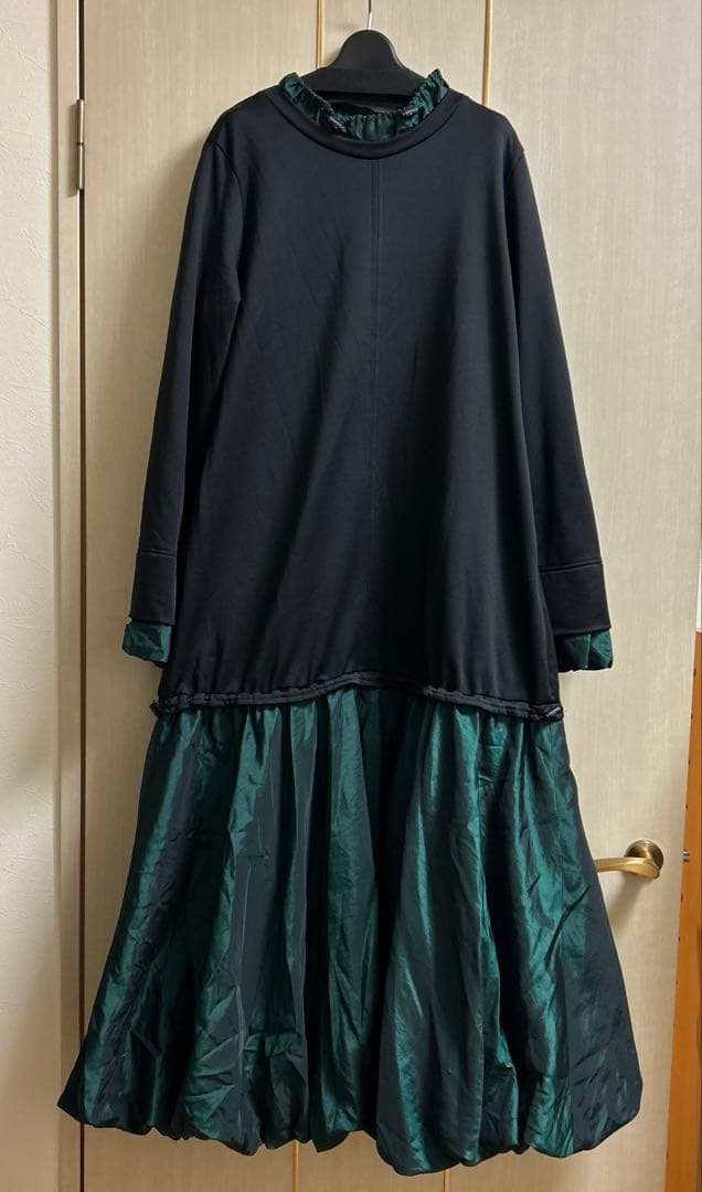 UN3D. ドローストリングバルーンワンピース