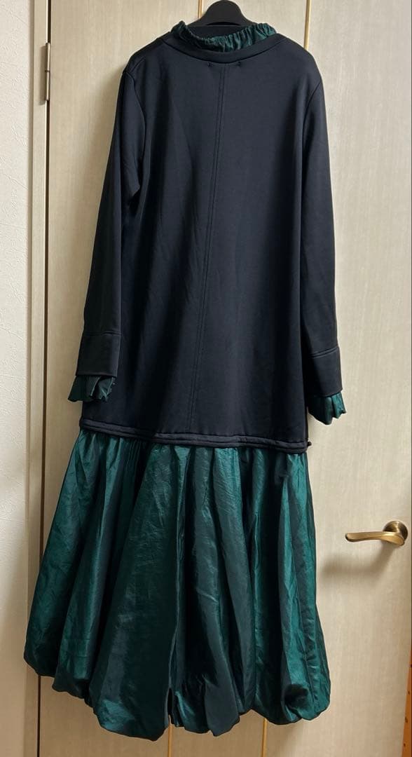 UN3D. ドローストリングバルーンワンピース