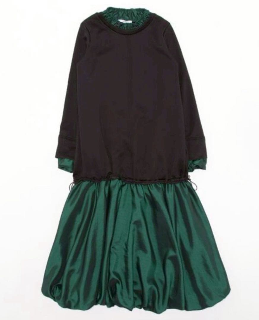 UN3D. ドローストリングバルーンワンピース