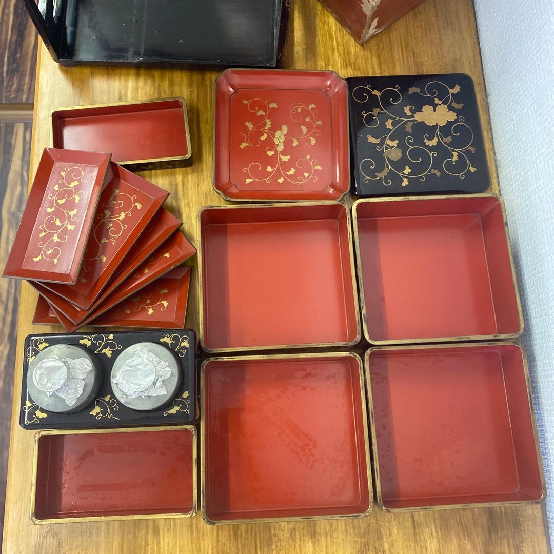 【貴重】野弁当　黒漆重箱 堤重　花見弁当　金装飾付き