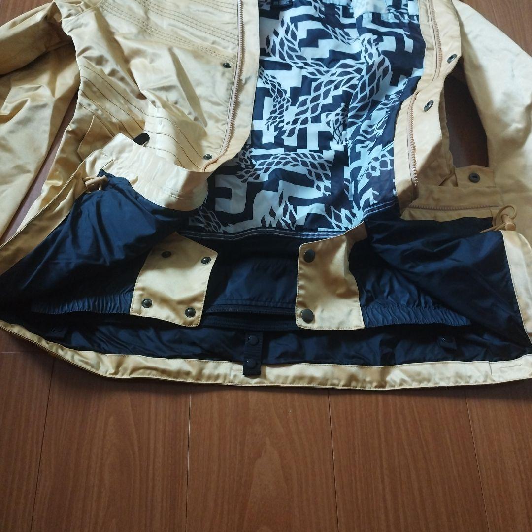 【美品】BURTONスノーボードジャケット