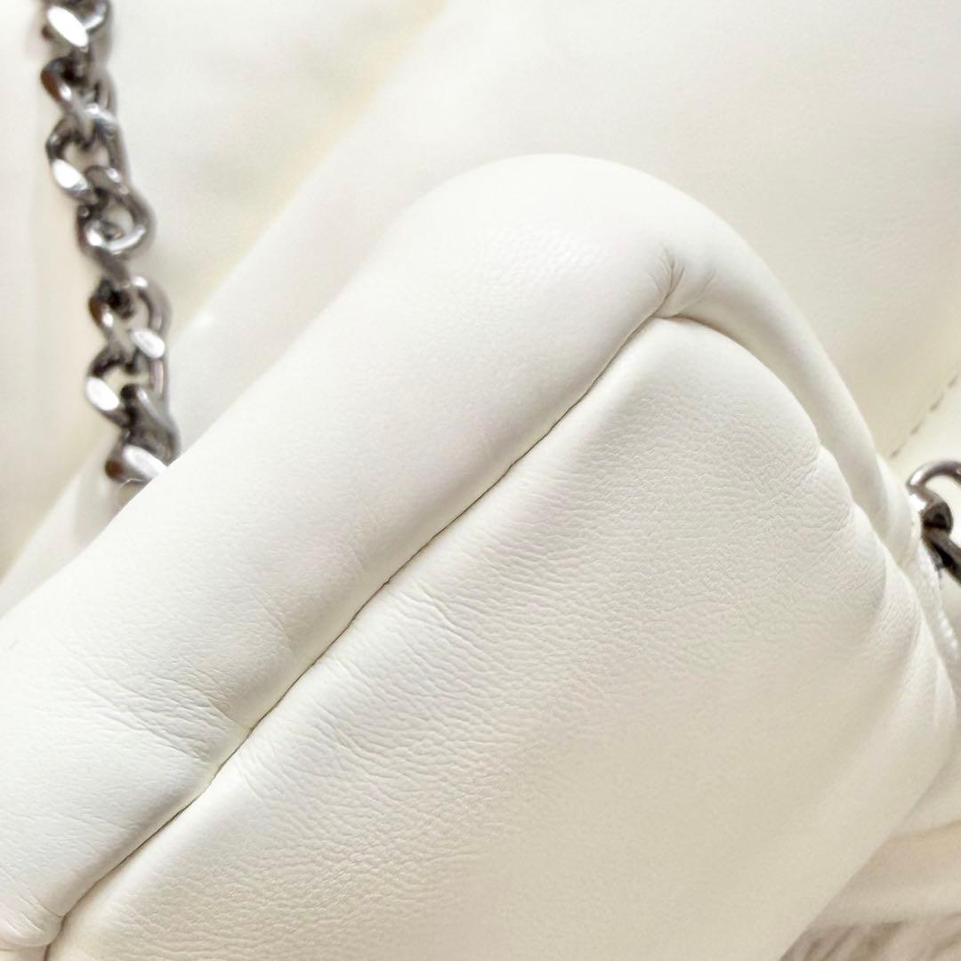 【人気完売品】GlamLips QUILTING マルチ ショルダーバッグ　白