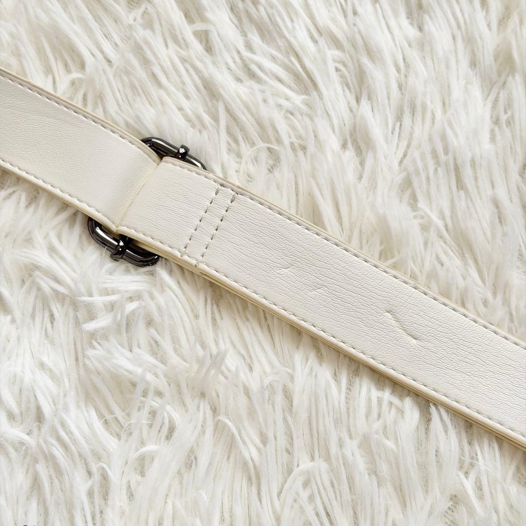 【人気完売品】GlamLips QUILTING マルチ ショルダーバッグ　白