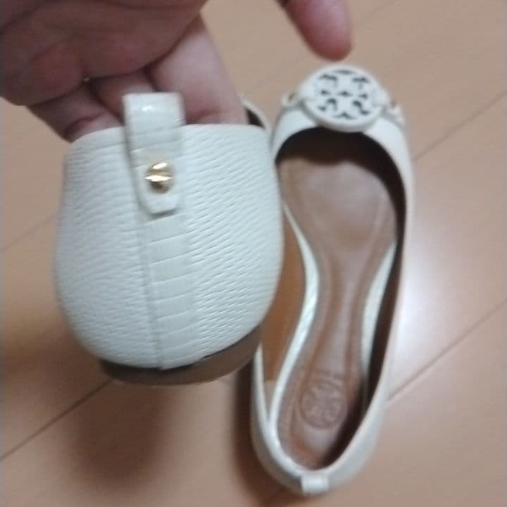 一回着用　トリーバーチ　フラットシューズ　6c　本革　リアルレザー