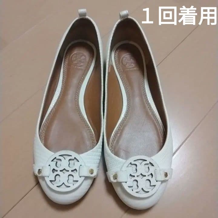 一回着用　トリーバーチ　フラットシューズ　6c　本革　リアルレザー