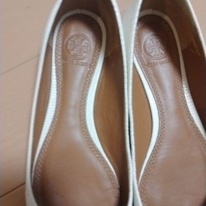 一回着用　トリーバーチ　フラットシューズ　6c　本革　リアルレザー