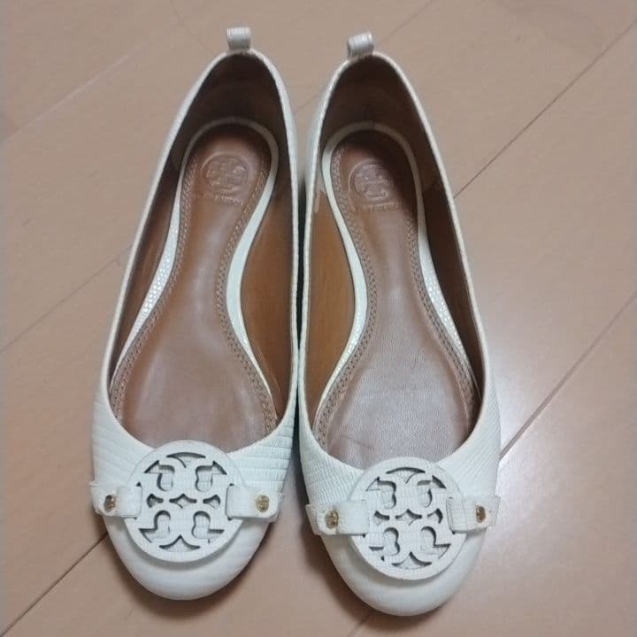 一回着用　トリーバーチ　フラットシューズ　6c　本革　リアルレザー