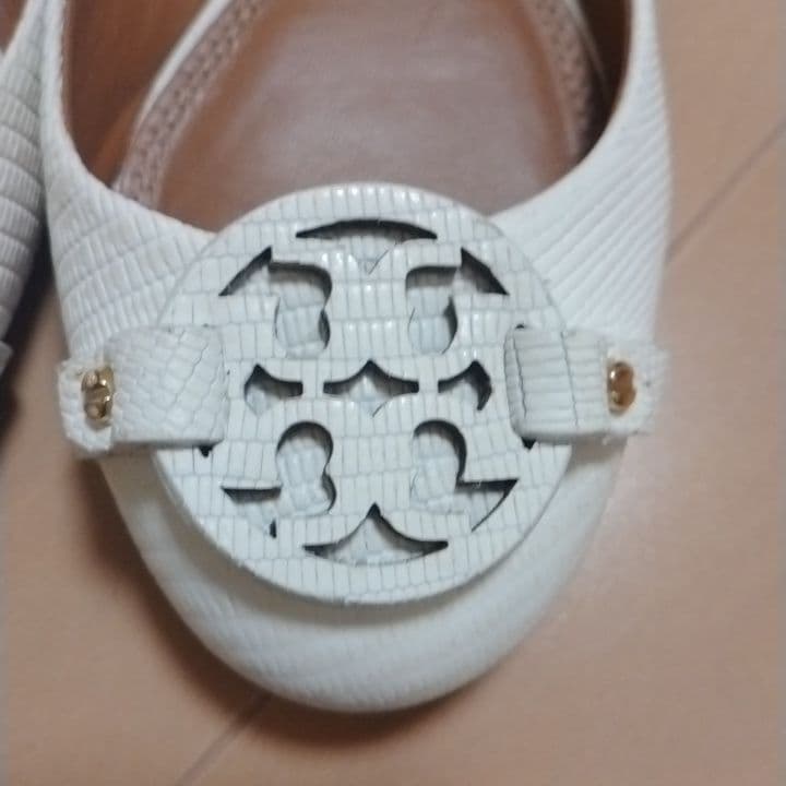 一回着用　トリーバーチ　フラットシューズ　6c　本革　リアルレザー