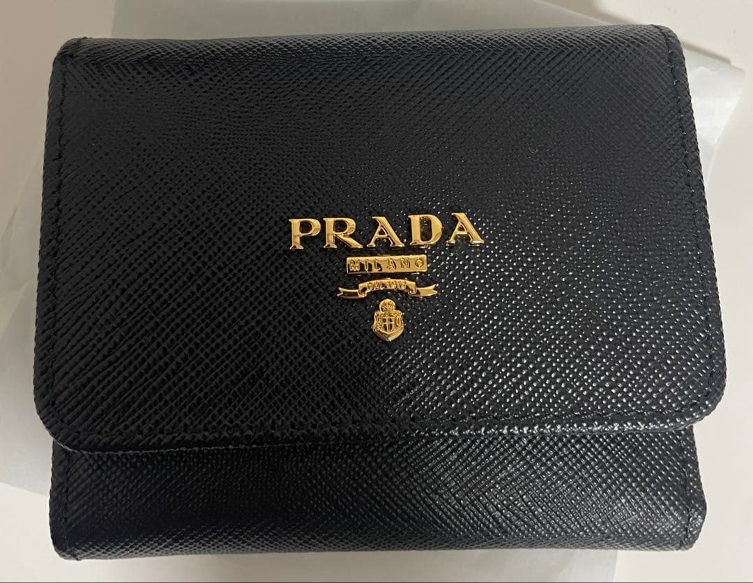 ブラックレザー 三つ折り財布