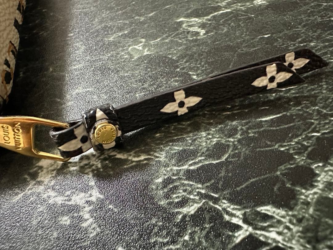 本日限定値下げ！ ルイヴィトン ジャイアント モノグラム ジッピーパース