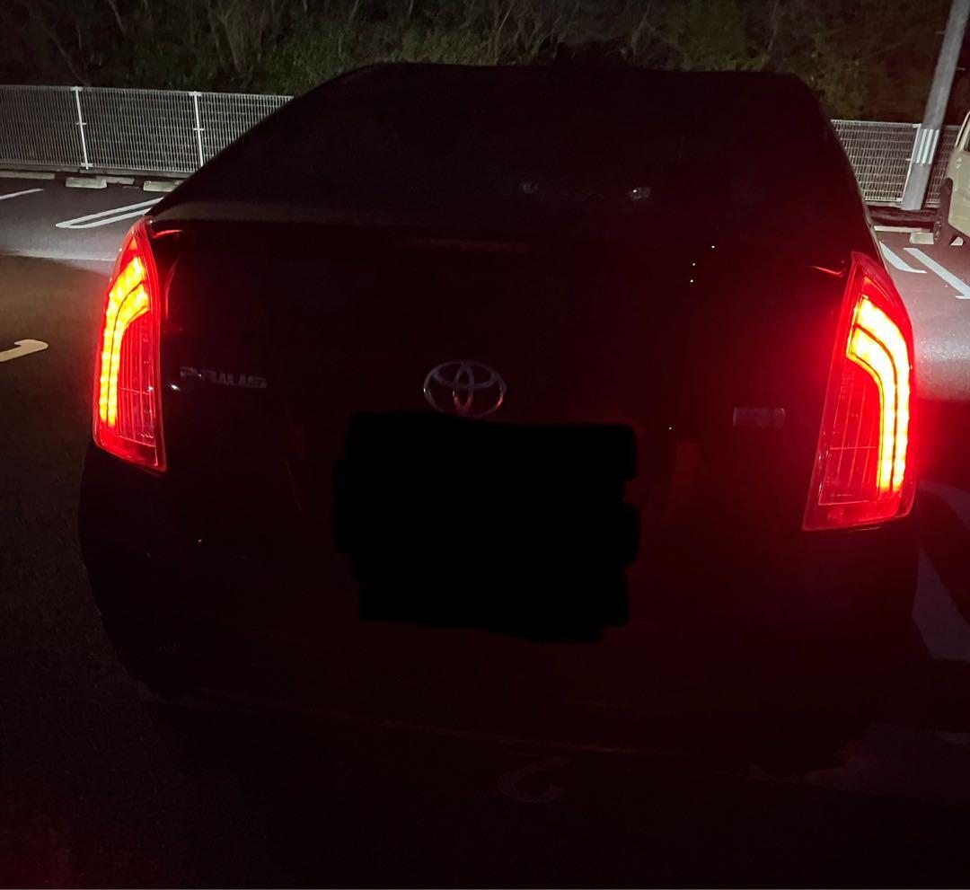 30プリウス後期 純正テール