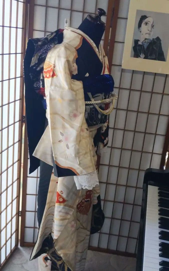 405白地レトロモダン　舞蝶桜　正絹振袖7点フルセット成人式卒式謝恩会