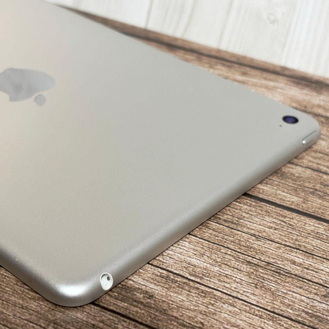 【送料込】iPad mini4 64GB シルバー Apple