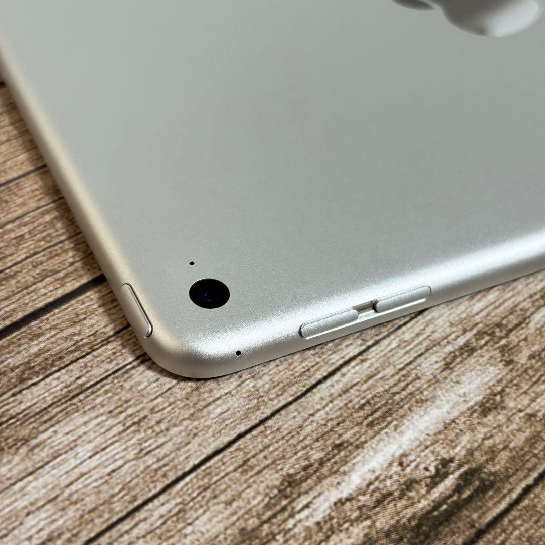 【送料込】iPad mini4 64GB シルバー Apple