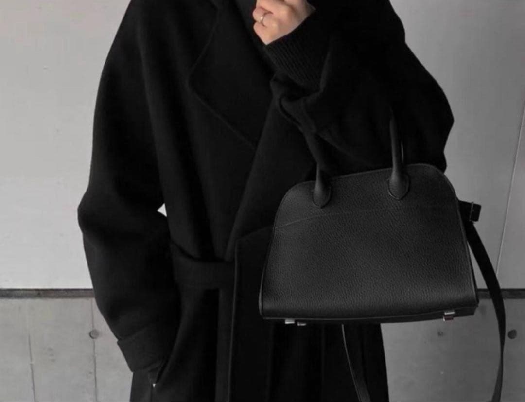 新品THE ROWロゴ付き バッグ ノベルティ マルゴー10 本革　黒