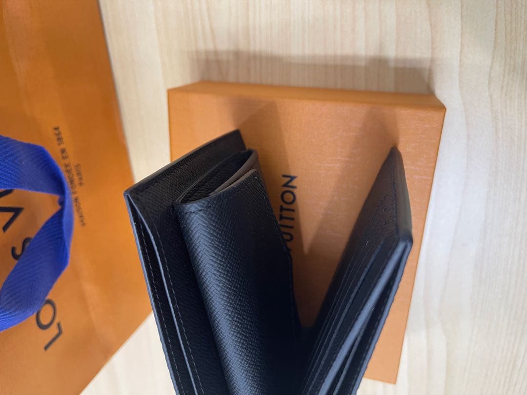 y*9様 未使用品Louis Vuitton 二つ折り財布 ポルトフォイユ マル