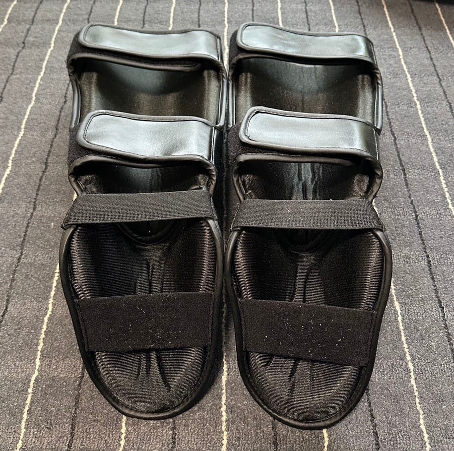 キックレガース　プロテクター　キックボクシング　ムエタイ　格闘技　Sサイズ