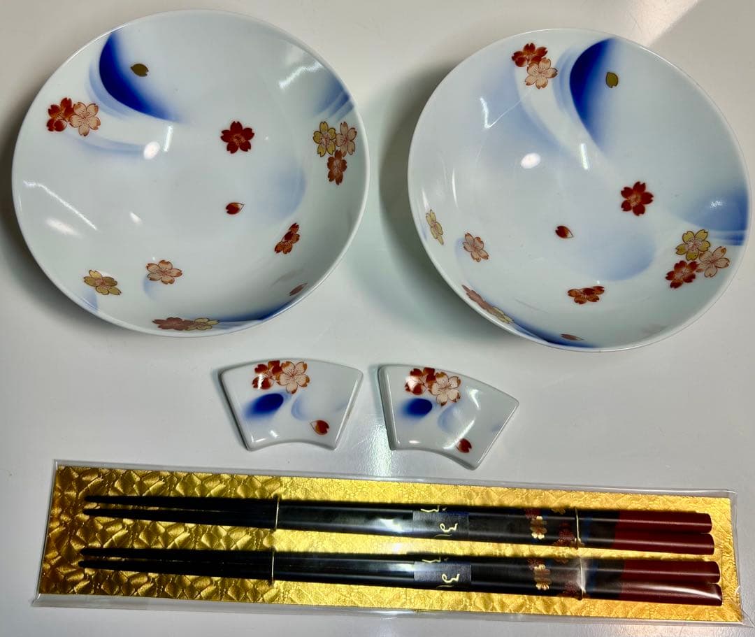 未使用！深川製磁 百年庵 金彩桜 茶碗・うるし箸・箸置きセット 赤スタンプ　箱付