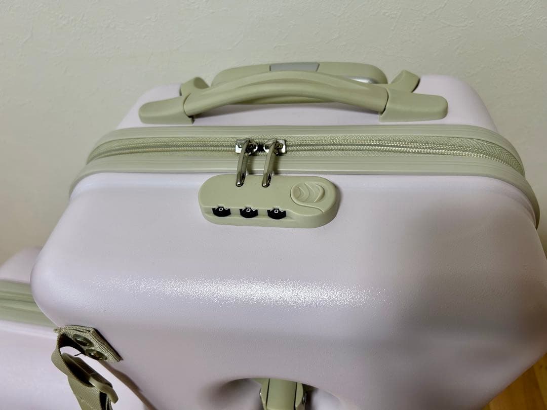 ノリッコ　子どもが乗れるキャリーケース①