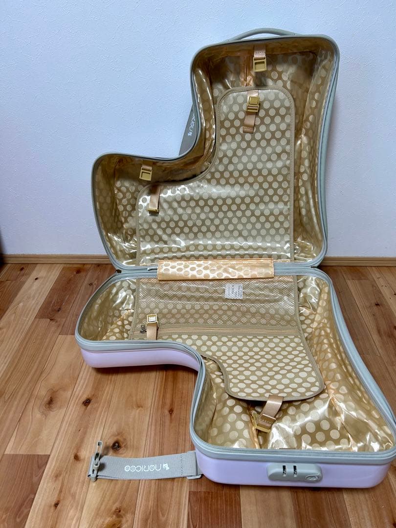 ノリッコ　子どもが乗れるキャリーケース①