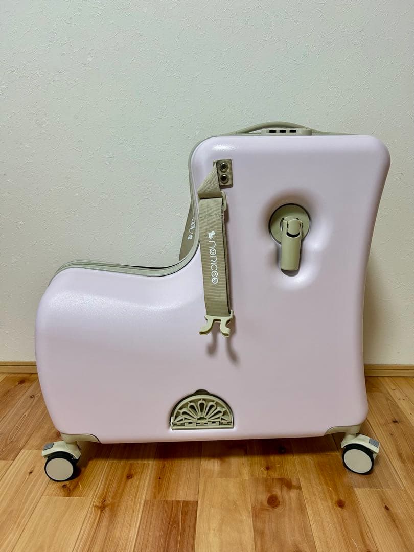 ノリッコ　子どもが乗れるキャリーケース①