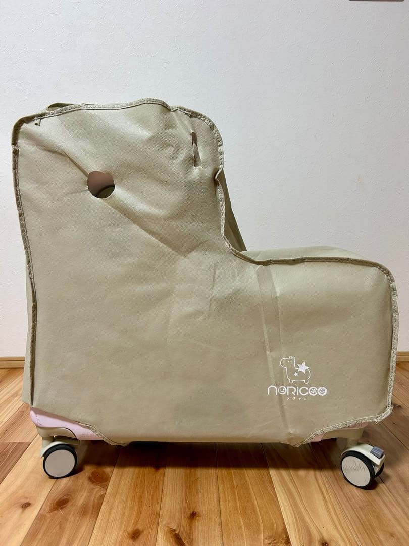 ノリッコ　子どもが乗れるキャリーケース①