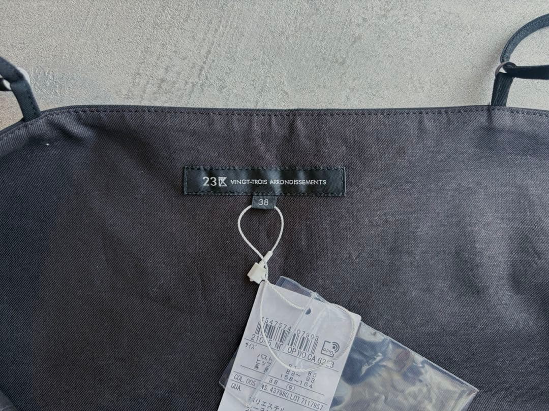 【新品未使用】23区　洗えるドライ2WAYストレッチ サロペット　38 ブラック