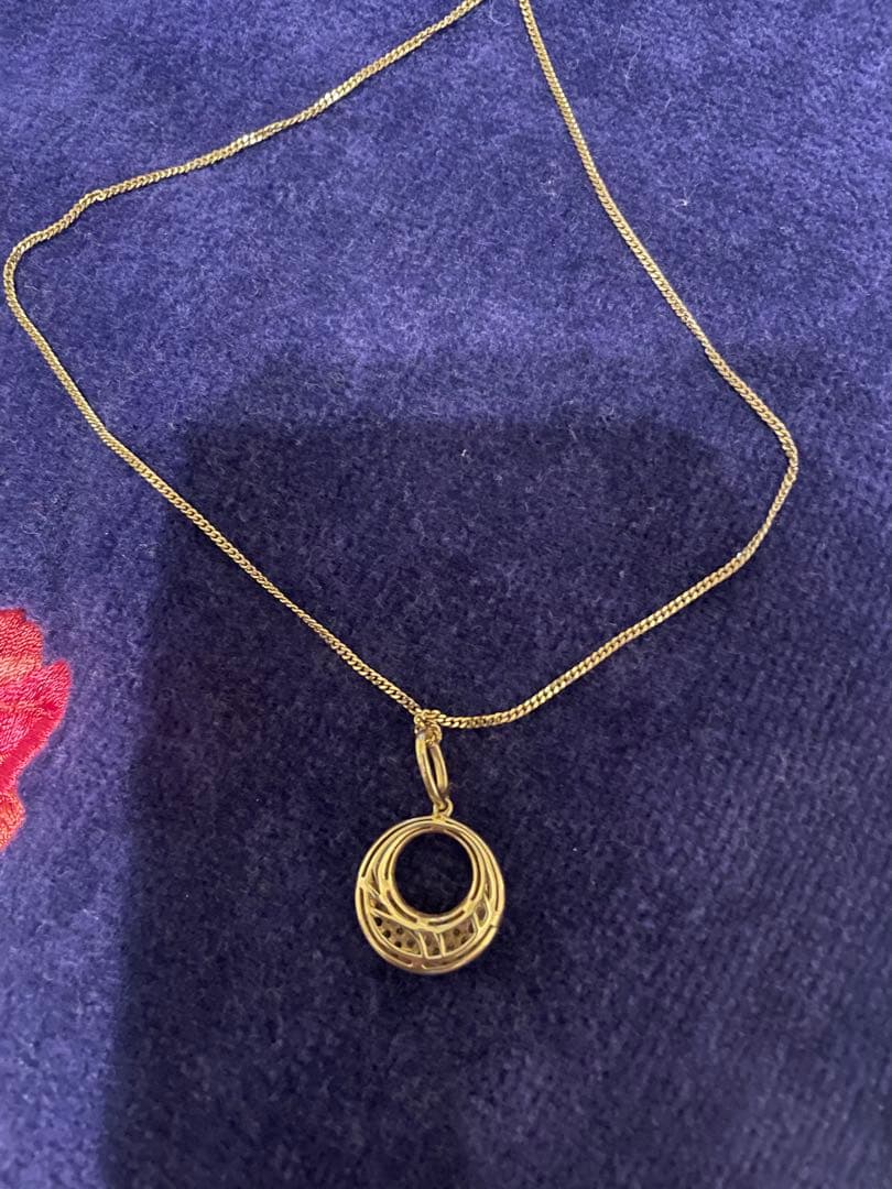 円形ダイヤペンダントヘッド　k 18 ダイヤ