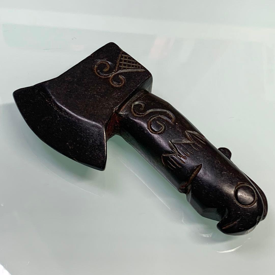 隕石 神斧のトーテム 宇宙パワー 不思議の石鉄隕石　アンティーク　彫刻縁起物