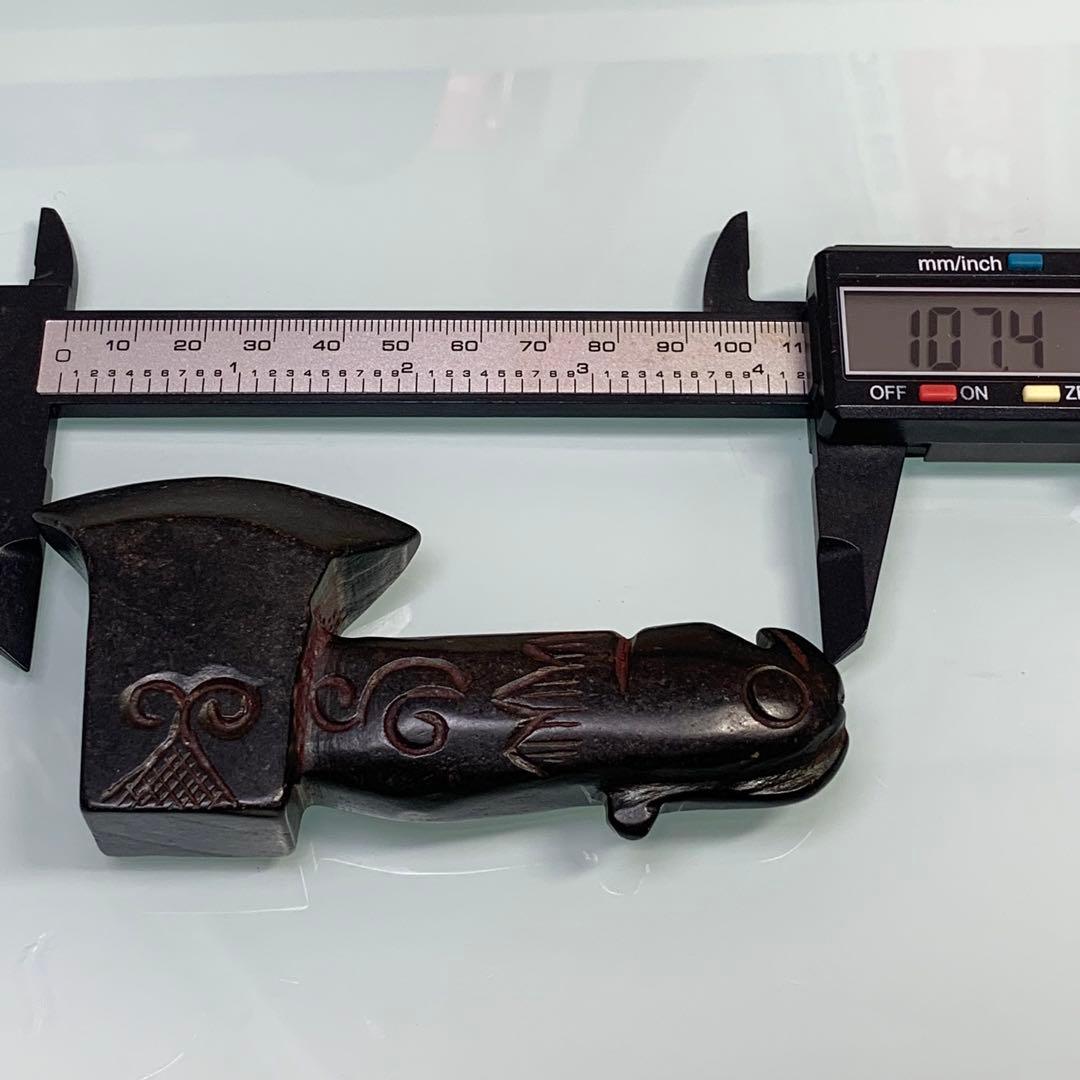 隕石 神斧のトーテム 宇宙パワー 不思議の石鉄隕石　アンティーク　彫刻縁起物