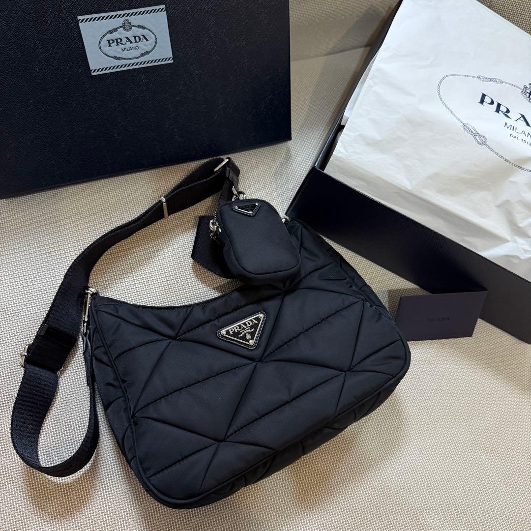 パデッドRe-Nylon ショルダーバッグ