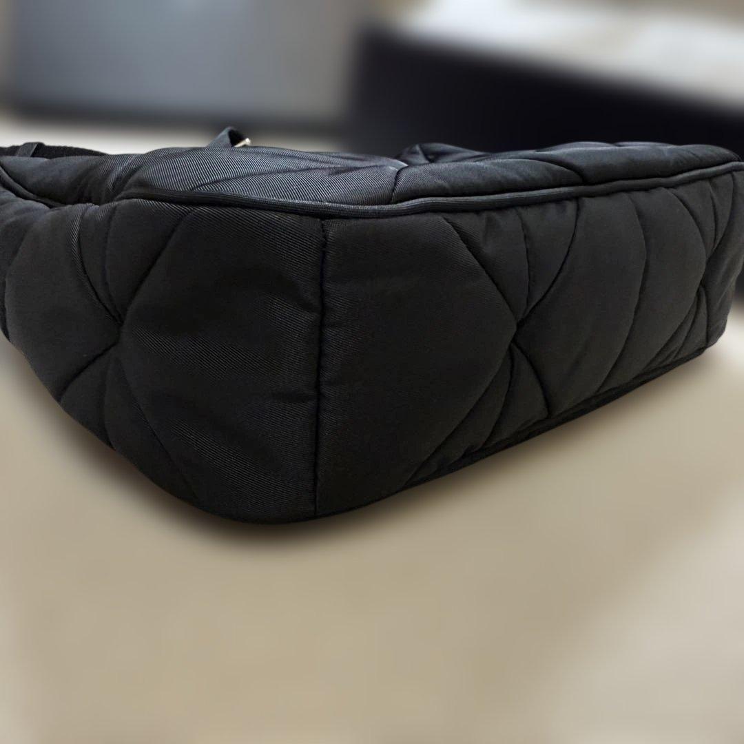 パデッドRe-Nylon ショルダーバッグ