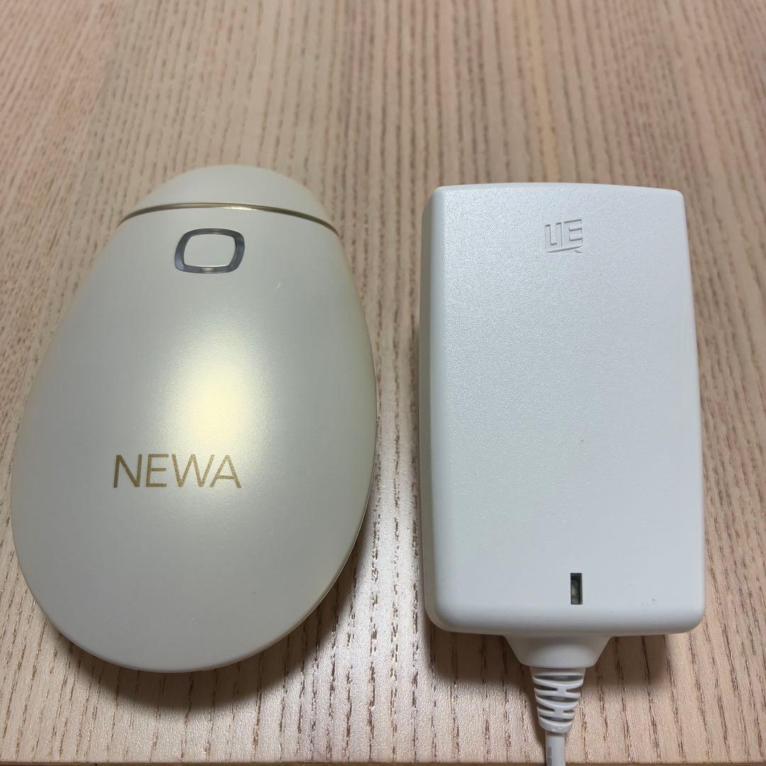 美顔器　NEWAリフト