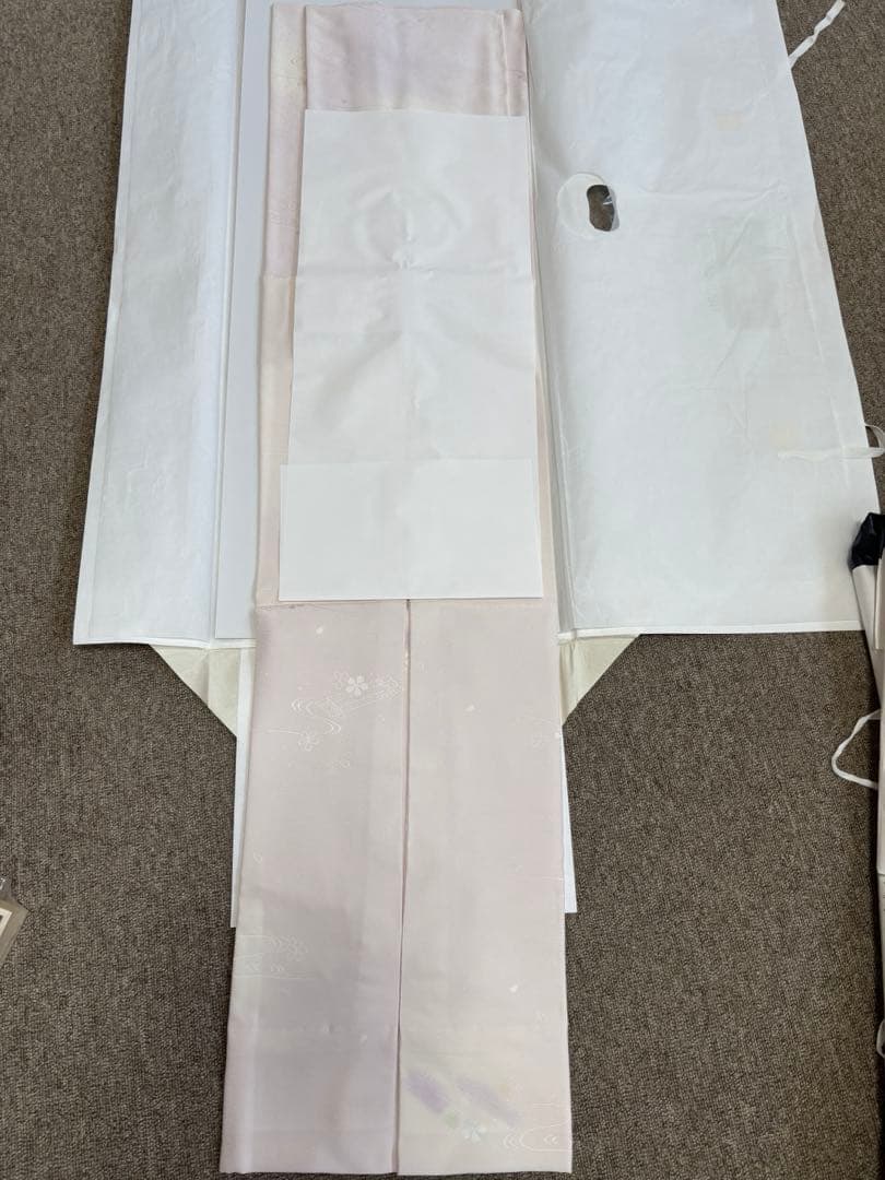 淡いピンクの長襦袢 花柄刺繍 新品未使用　エクセルヒューマン社購入　正絹