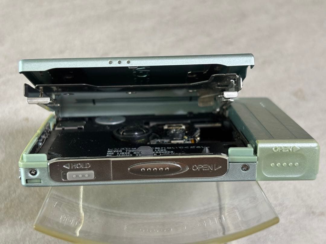 取引の少ない希少な商品❗️ シャープ　MDヘッドホンプレーヤー MD-ST60-G